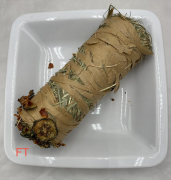 Heustick mit Tomate und Gurke für Nager